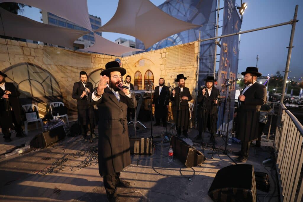 גלריה: רבבות השתתפו בהילולת הרשב"י ב'חצר ההילולא'