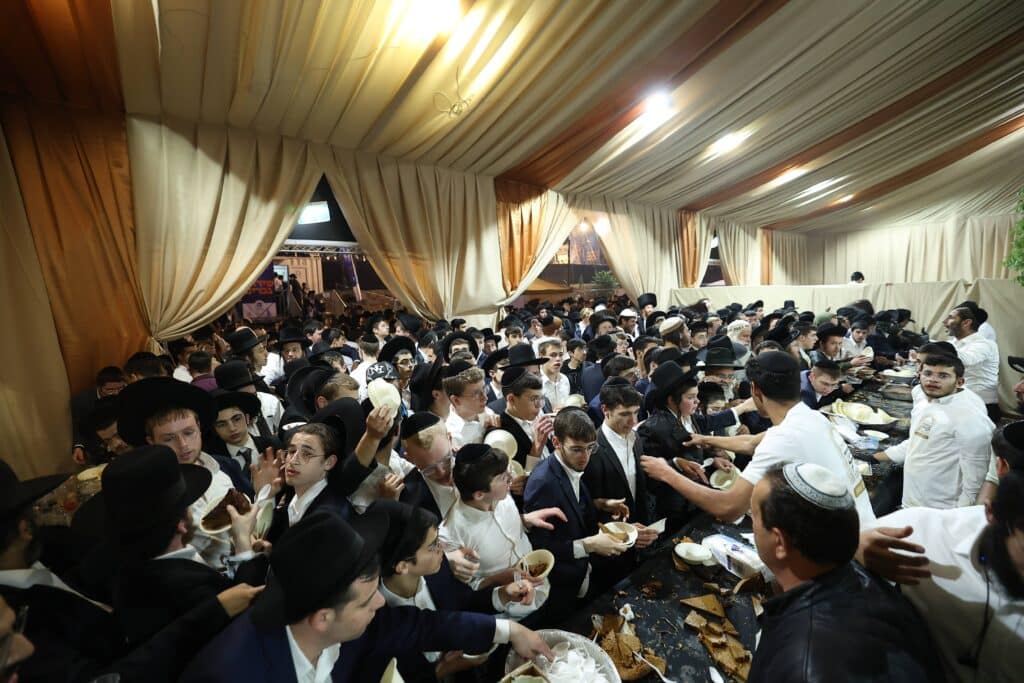 גלריה: רבבות השתתפו בהילולת הרשב"י ב'חצר ההילולא'