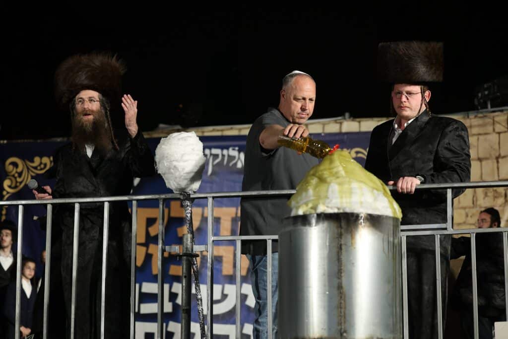 גלריה: רבבות השתתפו בהילולת הרשב"י ב'חצר ההילולא'