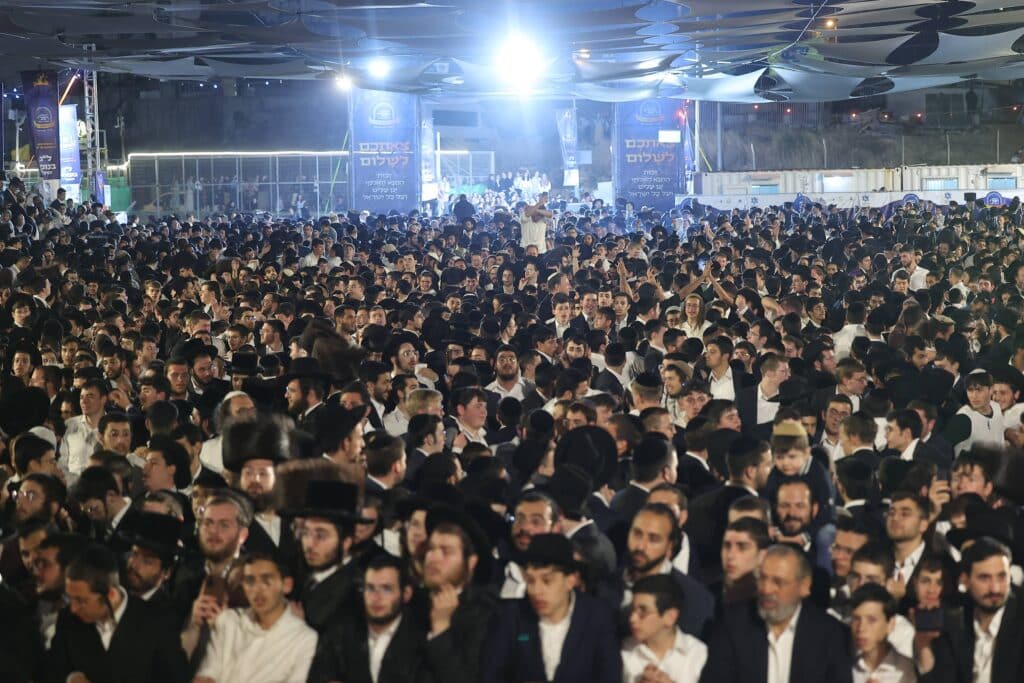 גלריה: רבבות השתתפו בהילולת הרשב"י ב'חצר ההילולא'