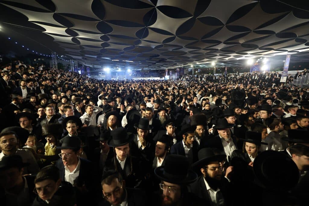 גלריה: רבבות השתתפו בהילולת הרשב"י ב'חצר ההילולא'