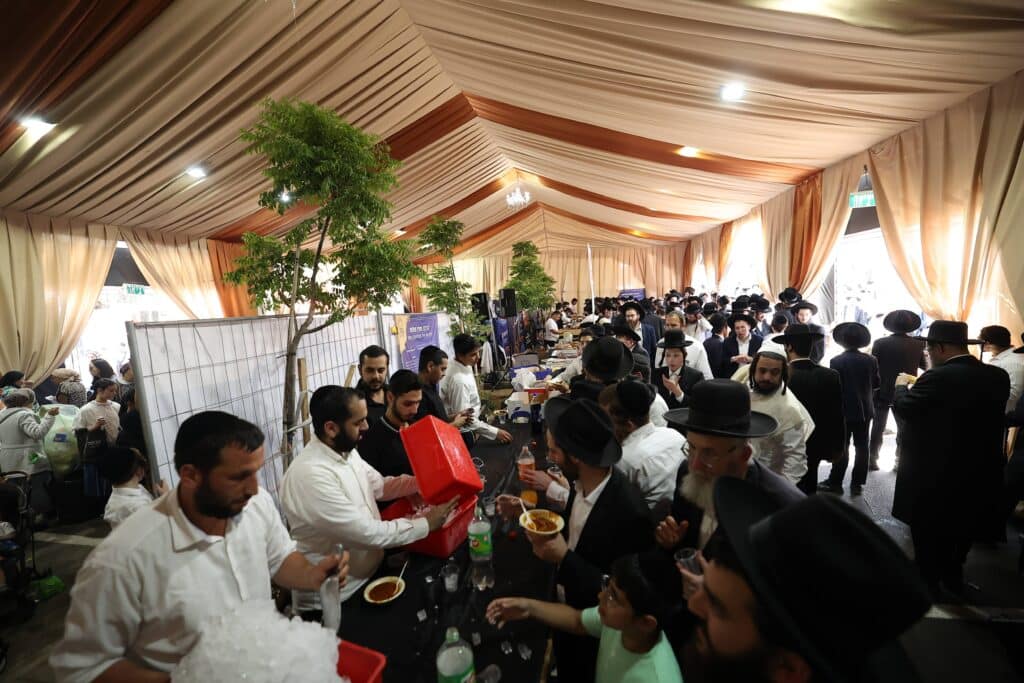 גלריה: רבבות השתתפו בהילולת הרשב"י ב'חצר ההילולא'