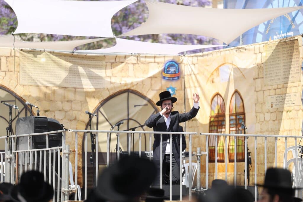 גלריה: רבבות השתתפו בהילולת הרשב"י ב'חצר ההילולא'