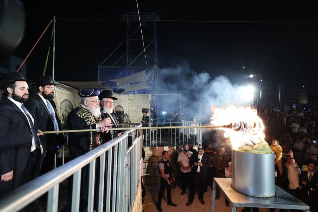 גלריה: רבבות השתתפו בהילולת הרשב"י ב'חצר ההילולא'