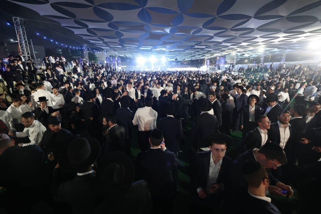 גלריה: רבבות השתתפו בהילולת הרשב"י ב'חצר ההילולא'