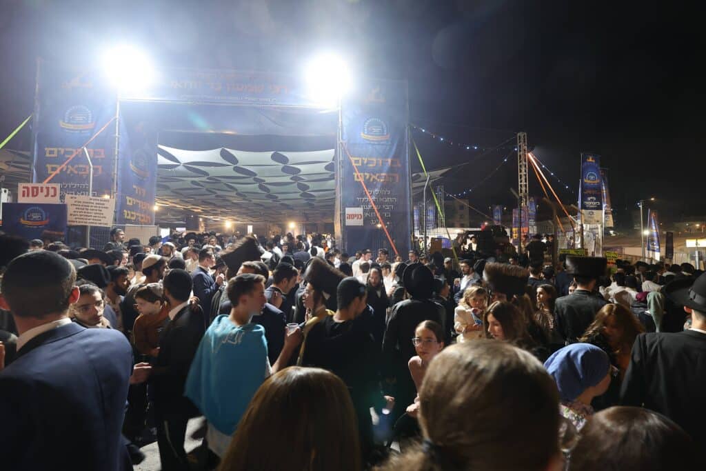 גלריה: רבבות השתתפו בהילולת הרשב"י ב'חצר ההילולא'