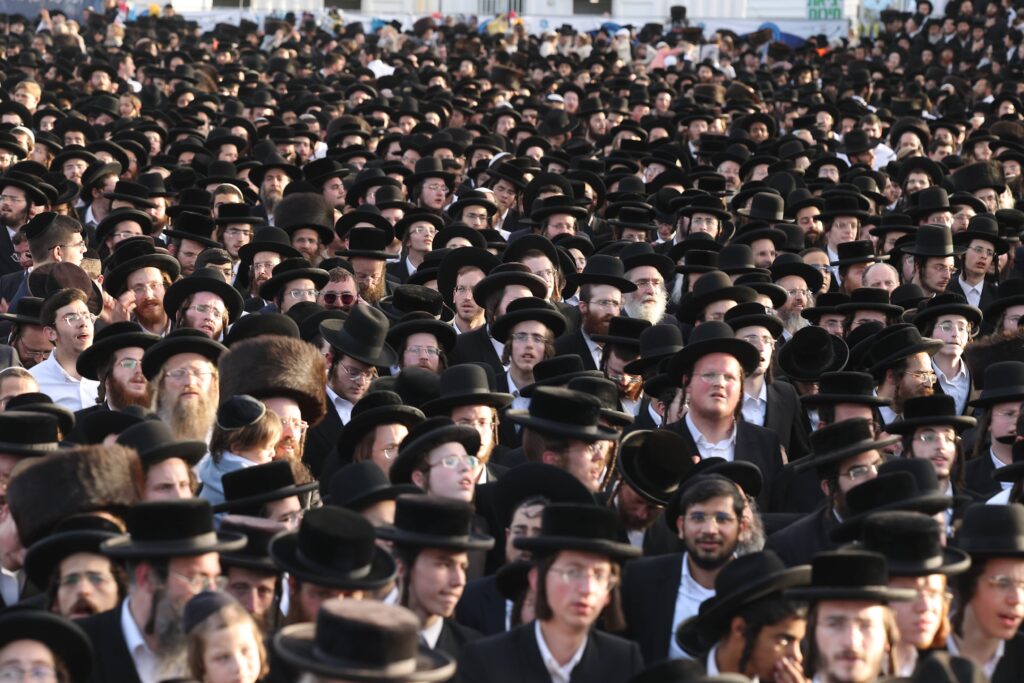 גלריה: רבבות השתתפו בהילולת הרשב"י ב'חצר ההילולא'