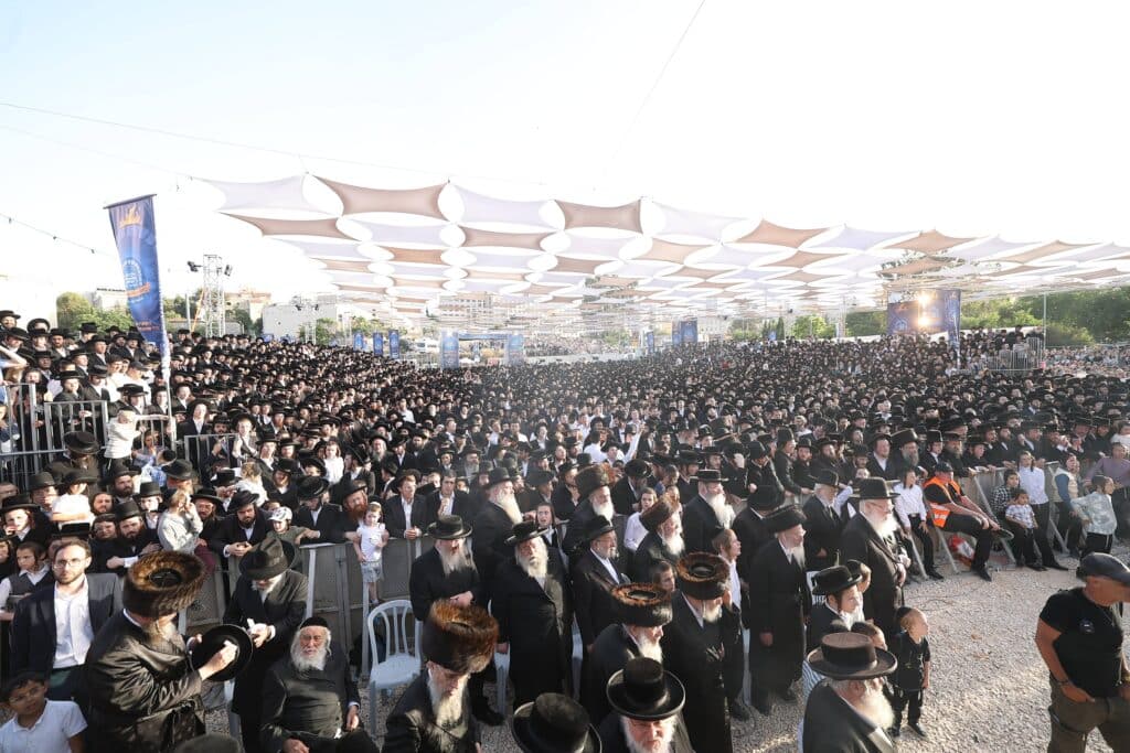 גלריה: רבבות השתתפו בהילולת הרשב"י ב'חצר ההילולא'