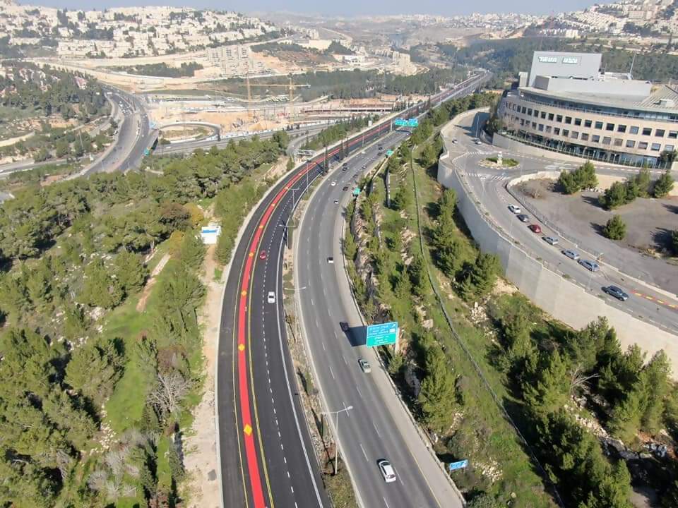 עיר שחוברה לה יחדיו: נת"צים, חניונים ושבילי אופניים