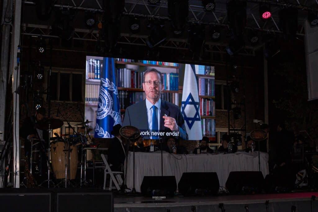 הלוחם מעזה שלא מוותר על הרמב"ם ריגש רבבות בברוקלין