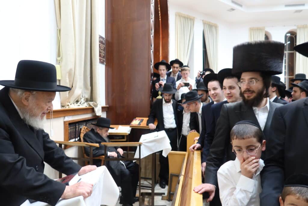 בגבעת הישיבה: ראשי הישיבות הקבילו את פני הגרמ"ה הירש