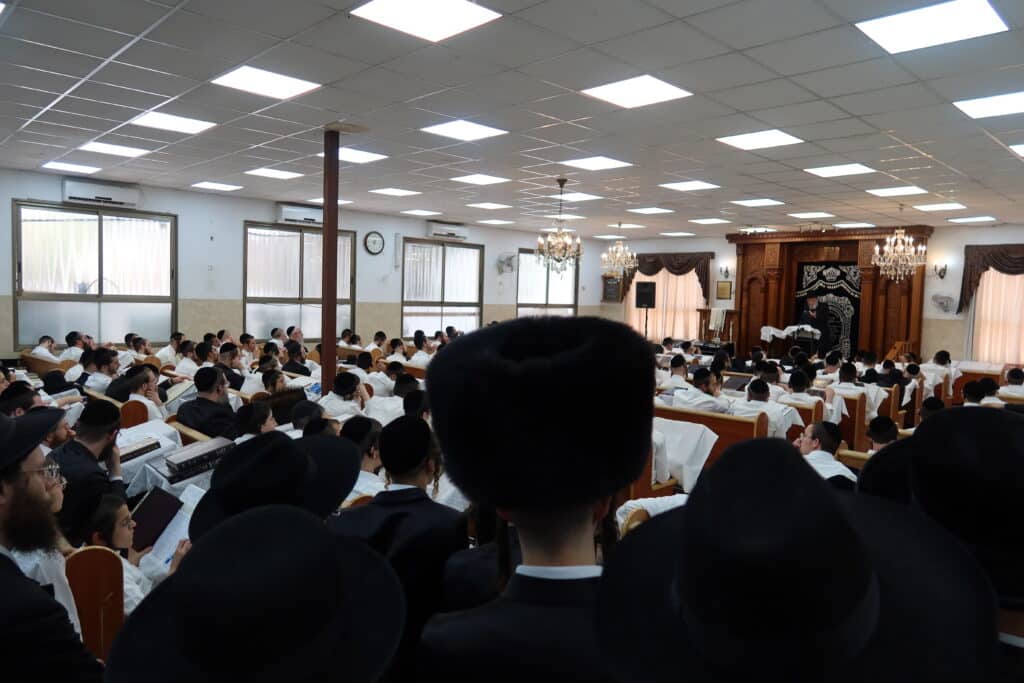 בגבעת הישיבה: ראשי הישיבות הקבילו את פני הגרמ"ה הירש