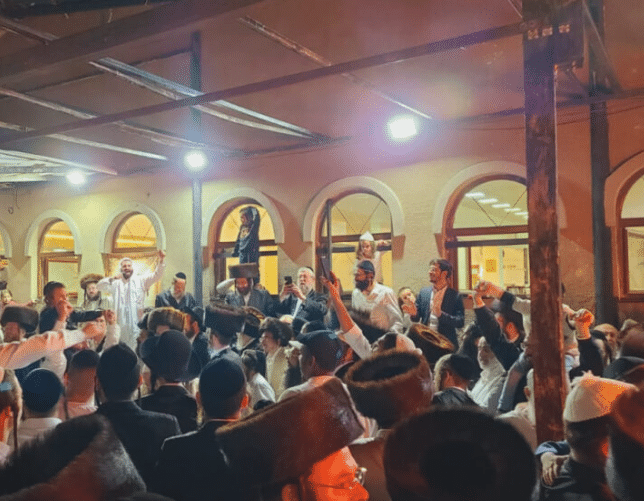 יבטל כל הגזרות: רבבות רקדו עם המשפיע בבית שמש