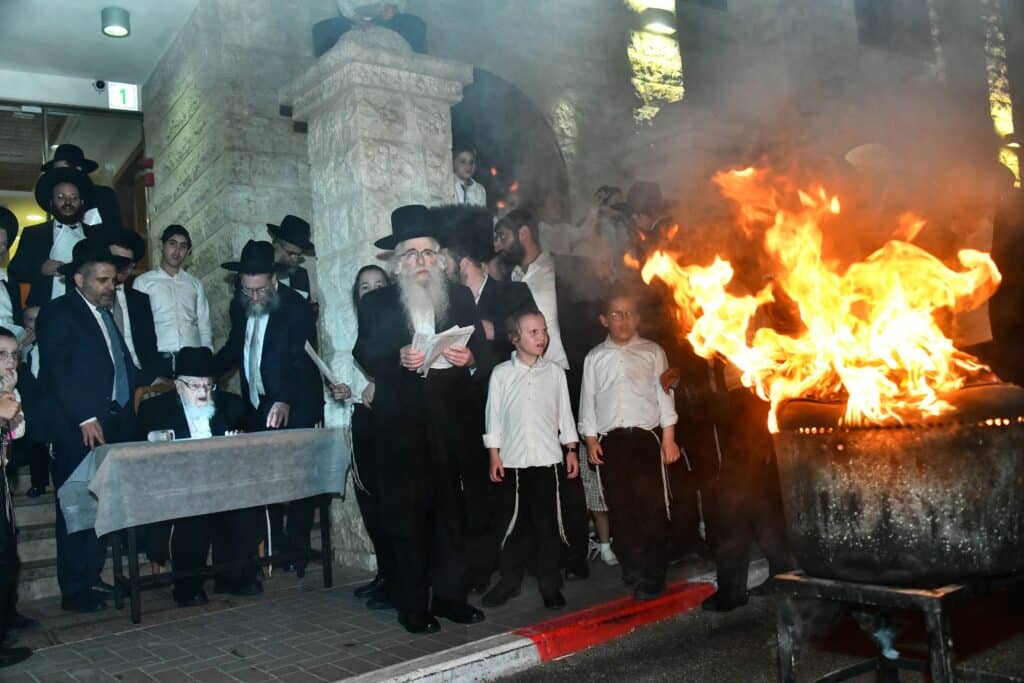 מרן ראש הישיבה הגרמ"צ ברגמן העלה את האבוקה