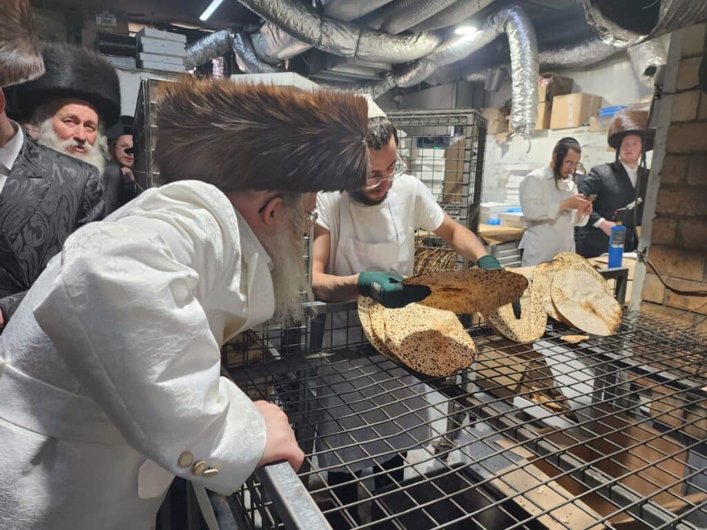 חג הפסח של האדמו"ר מנדבורנה ירושלים