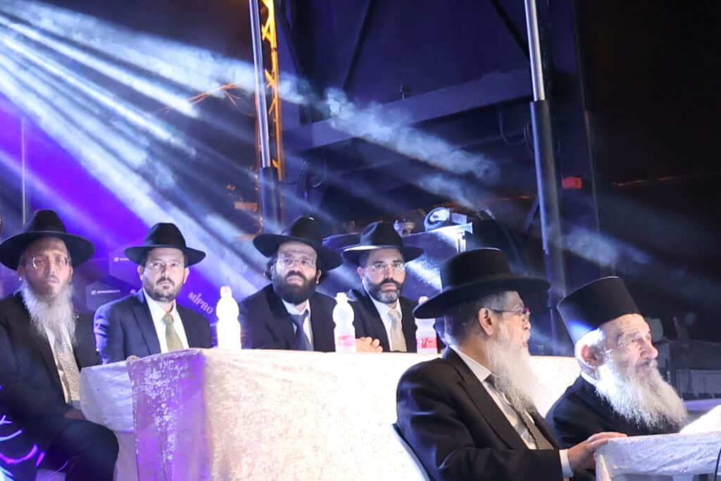 גדולי התורה הדליקו את בני ברק