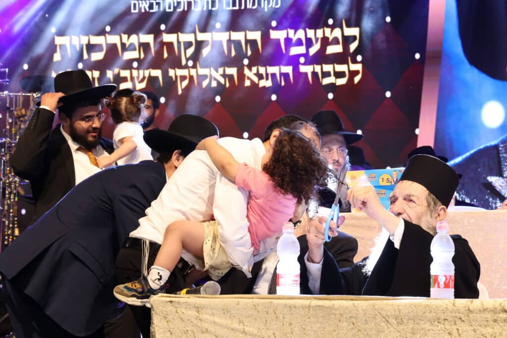 גדולי התורה הדליקו את בני ברק