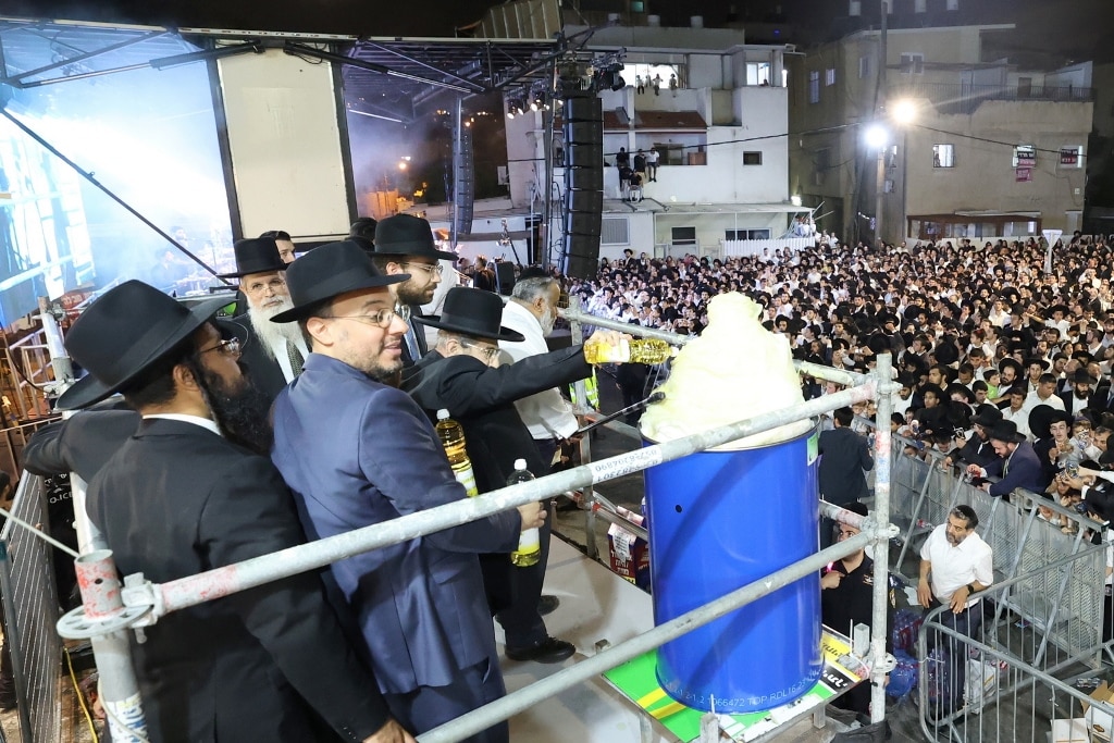 גדולי התורה הדליקו את בני ברק