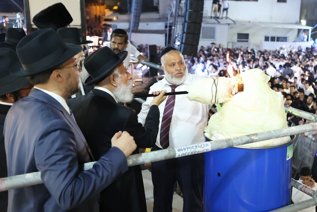 גדולי התורה הדליקו את בני ברק