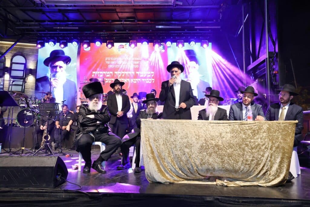 גדולי התורה הדליקו את בני ברק