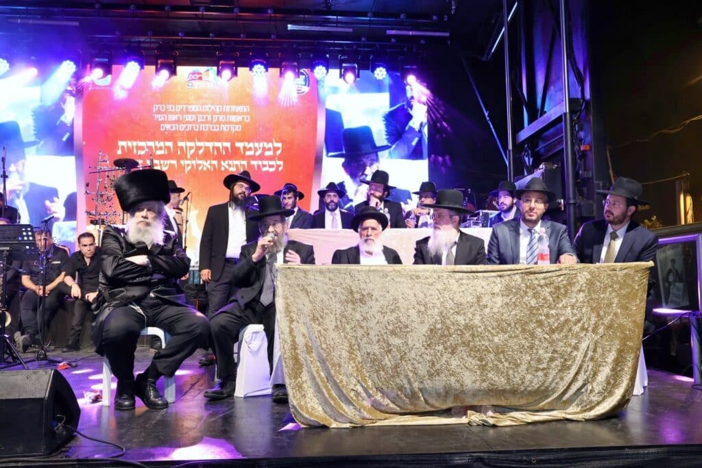 גדולי התורה הדליקו את בני ברק