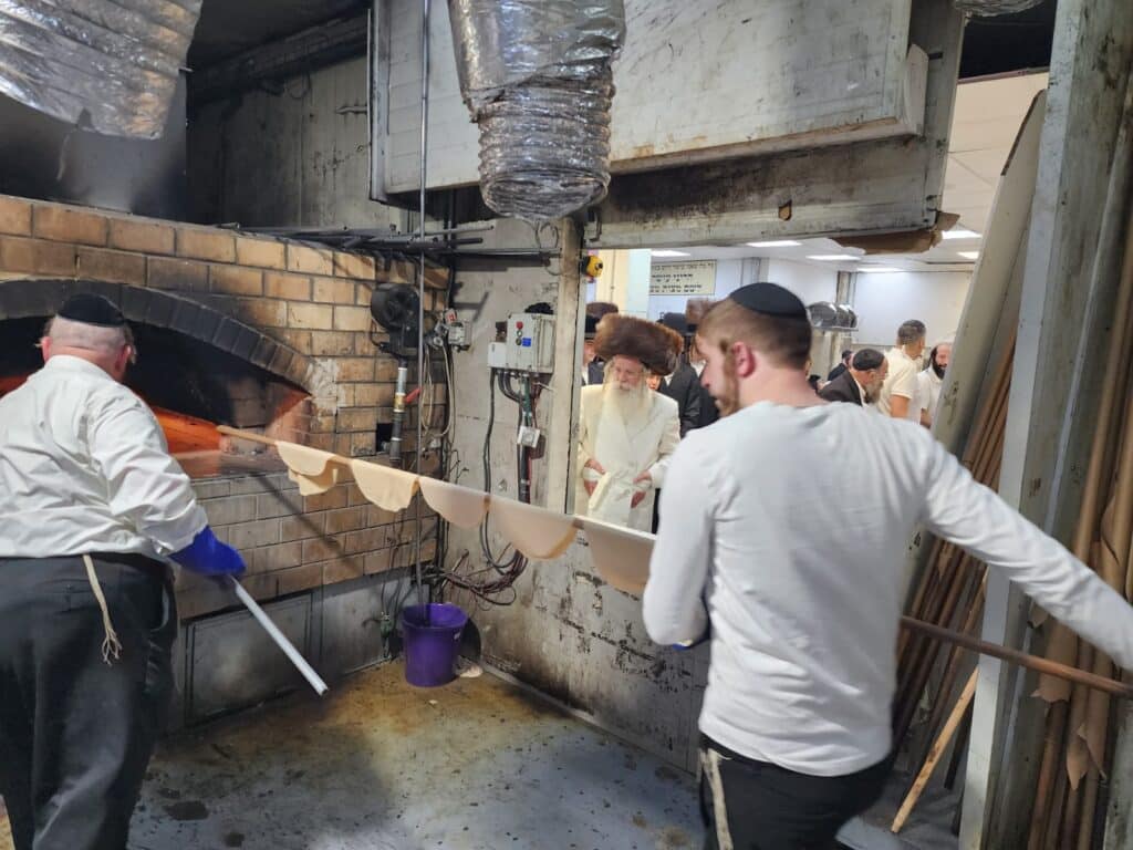 חג הפסח של האדמו"ר מנדבורנה ירושלים