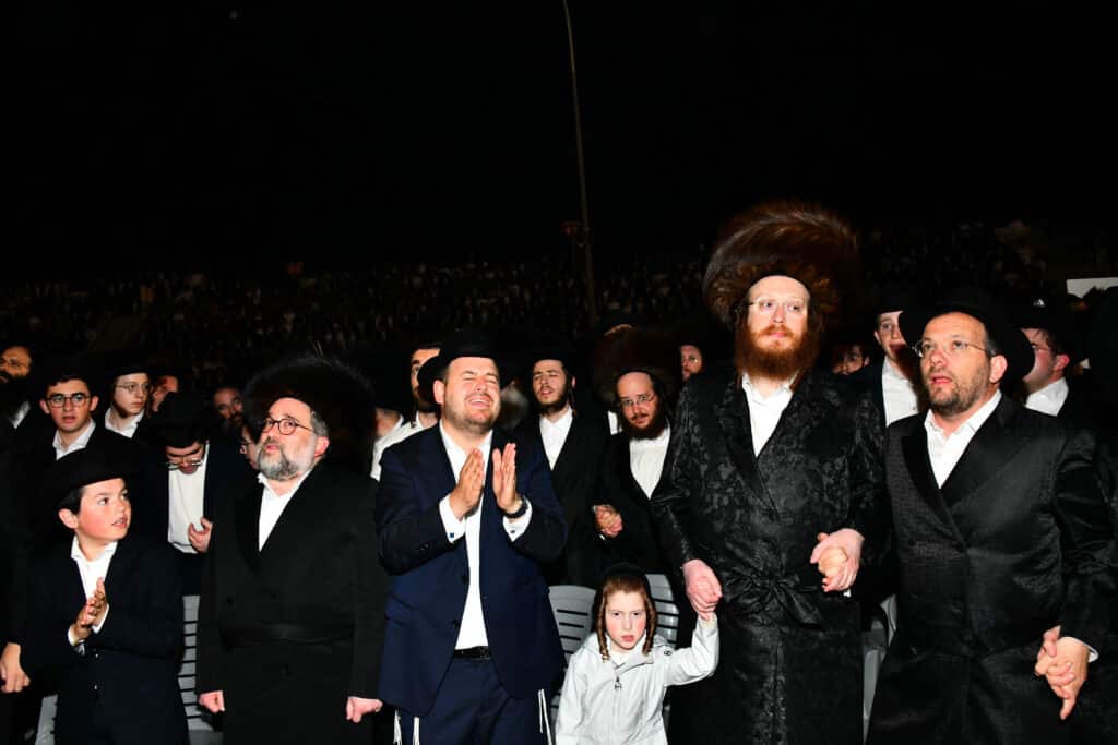 יבטל כל הגזרות: רבבות רקדו עם המשפיע בבית שמש