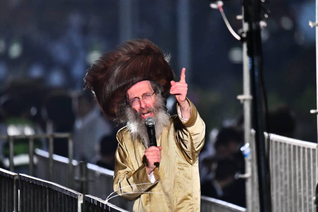 יבטל כל הגזרות: רבבות רקדו עם המשפיע בבית שמש