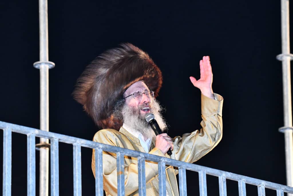 יבטל כל הגזרות: רבבות רקדו עם המשפיע בבית שמש