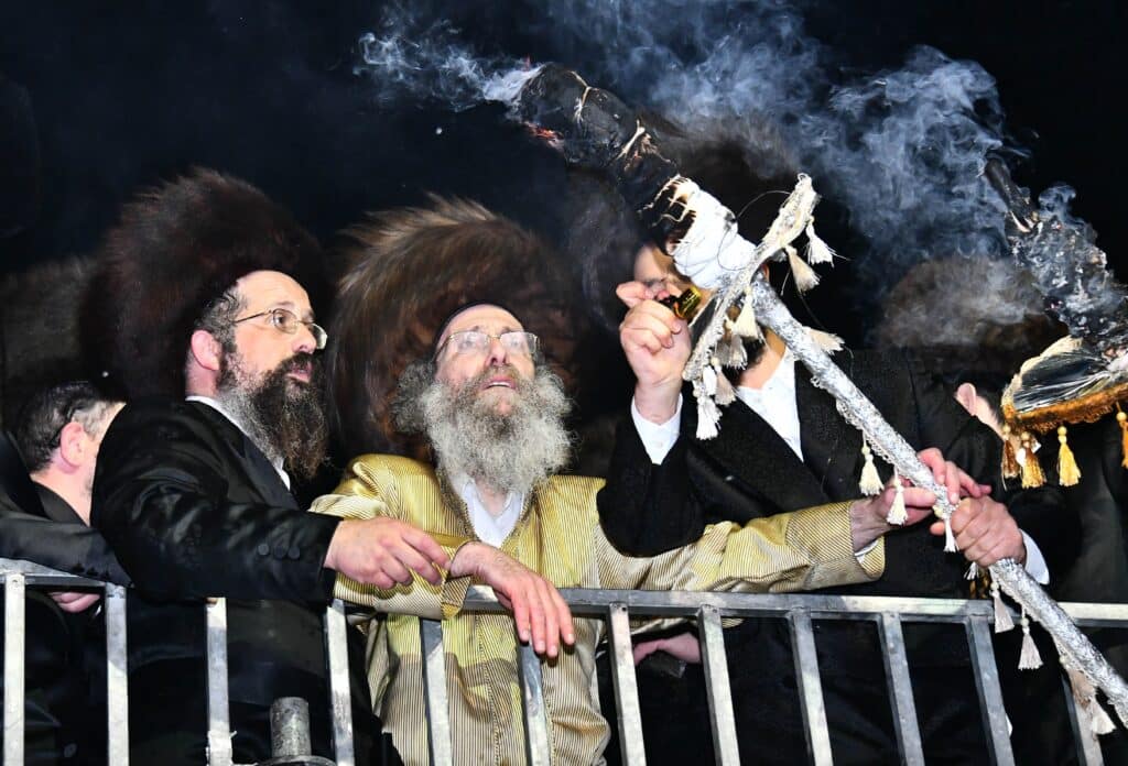 יבטל כל הגזרות: רבבות רקדו עם המשפיע בבית שמש