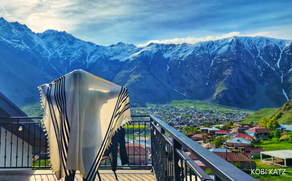 מָה רַבּוּ מַעֲשֶׂיךָ ה': הצלם המוכשר קובי כץ בתיעוד מרהיב מנופיה הקסומים של גאורגיה