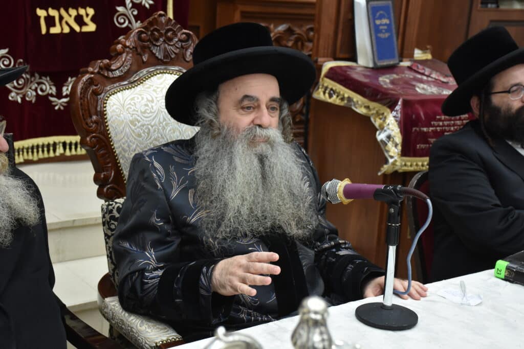 בשיכון ג': סעודת הילולה אצל גאב"ד צאנז 