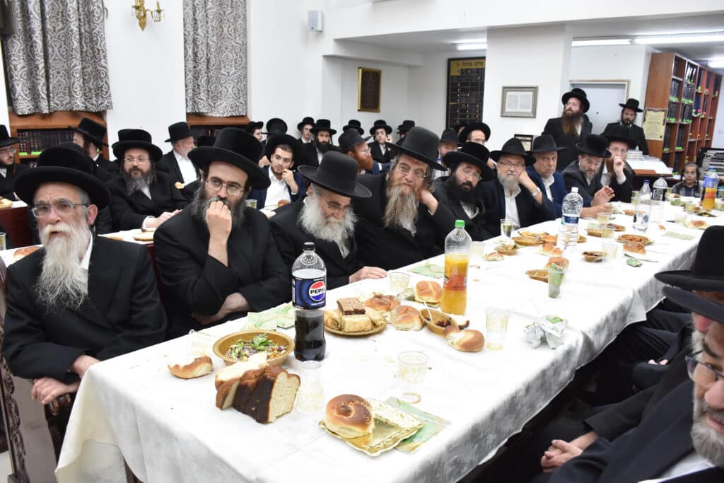 בשיכון ג': סעודת הילולה אצל גאב"ד צאנז 