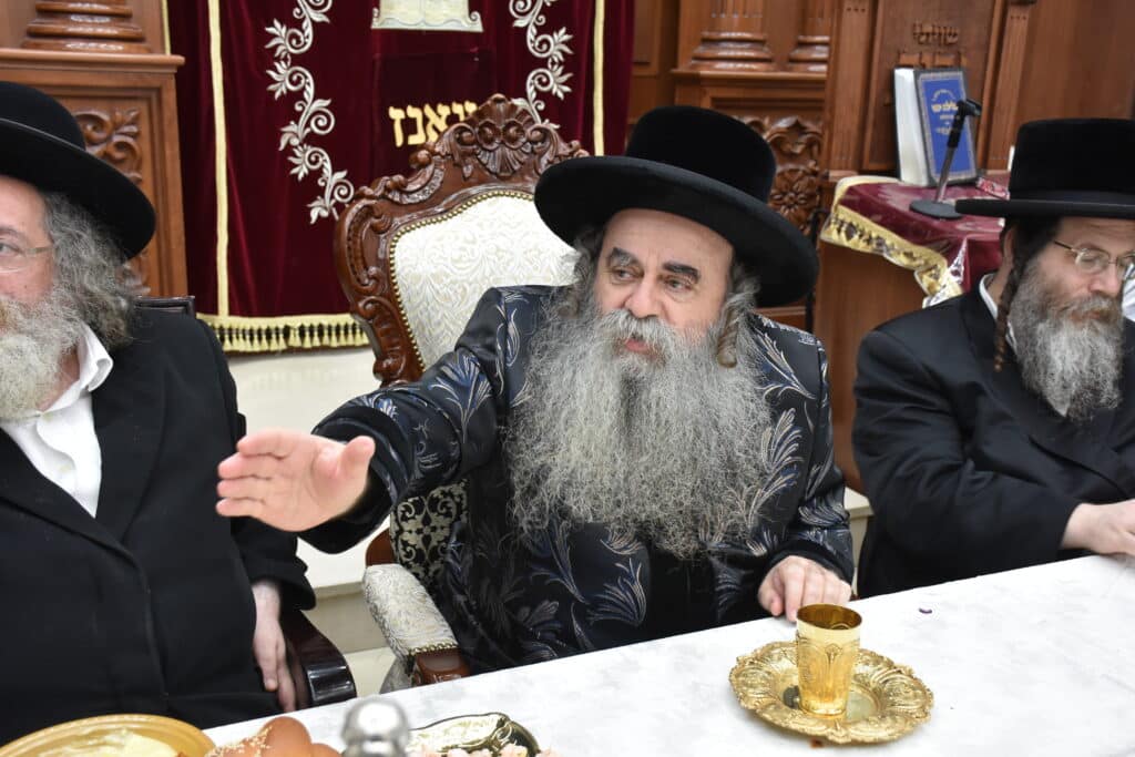 בשיכון ג': סעודת הילולה אצל גאב"ד צאנז 