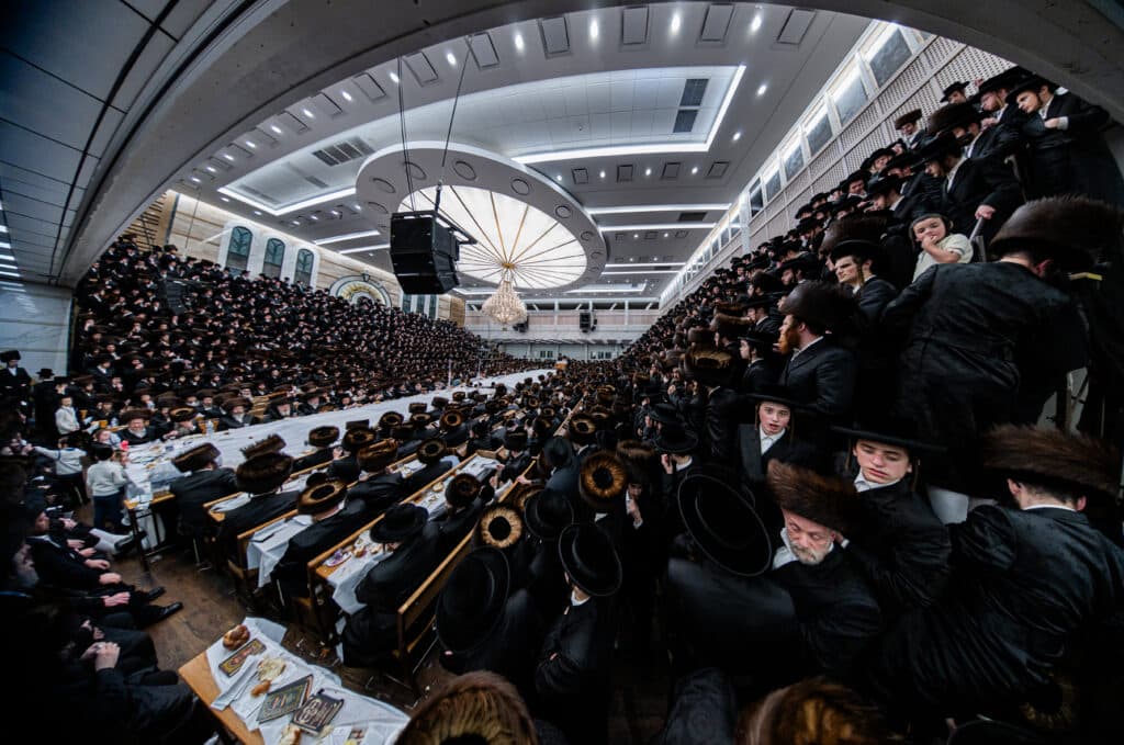 סאטמאר: רבבות חגגו בקרית יואל במעמד ההדלקה