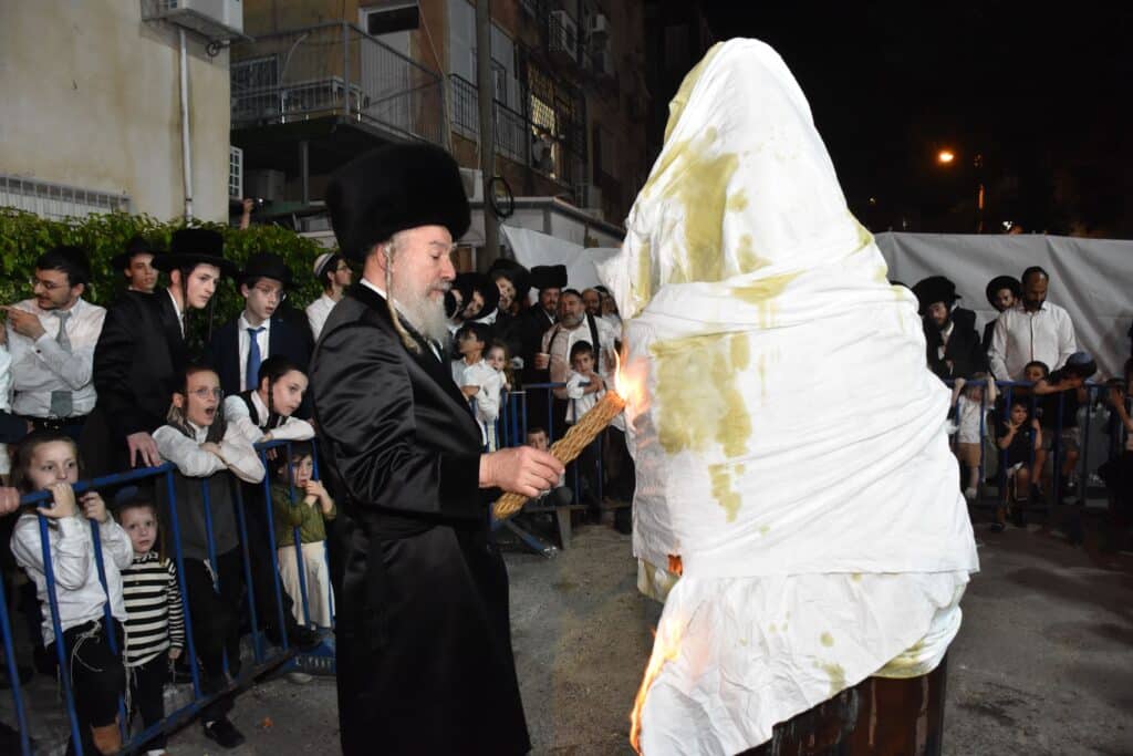 הצית את האש: ההדלקה של האדמו"ר מאשלג