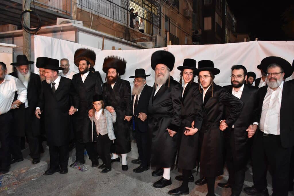 הצית את האש: ההדלקה של האדמו"ר מאשלג