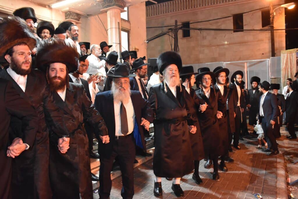 הצית את האש: ההדלקה של האדמו"ר מאשלג