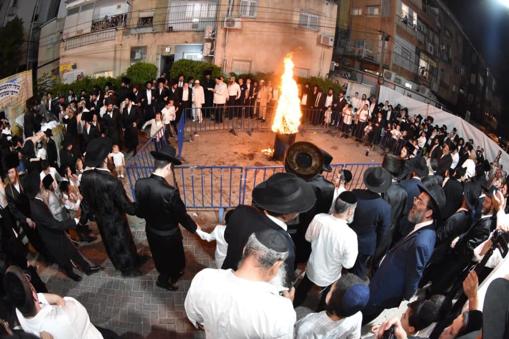 הצית את האש: ההדלקה של האדמו"ר מאשלג
