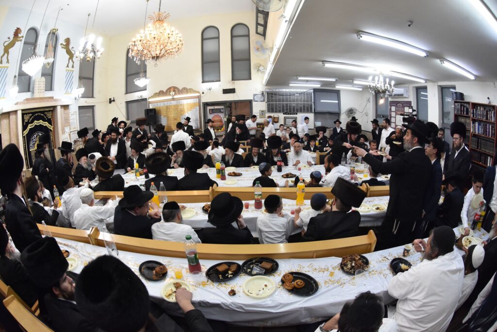 הצית את האש: ההדלקה של האדמו"ר מאשלג