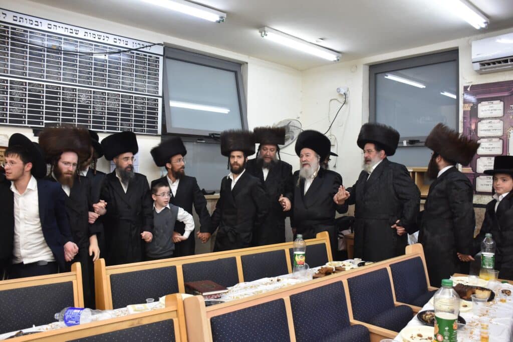 הצית את האש: ההדלקה של האדמו"ר מאשלג