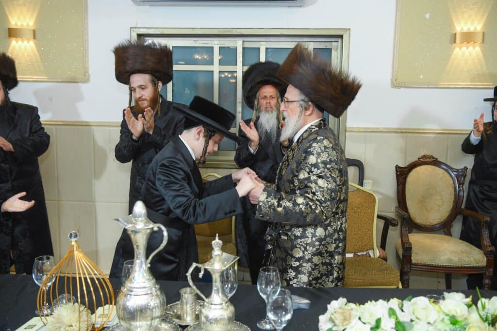גלריה: שמחת בר המצווה לנכד האדמו"ר מזלאטשוב
