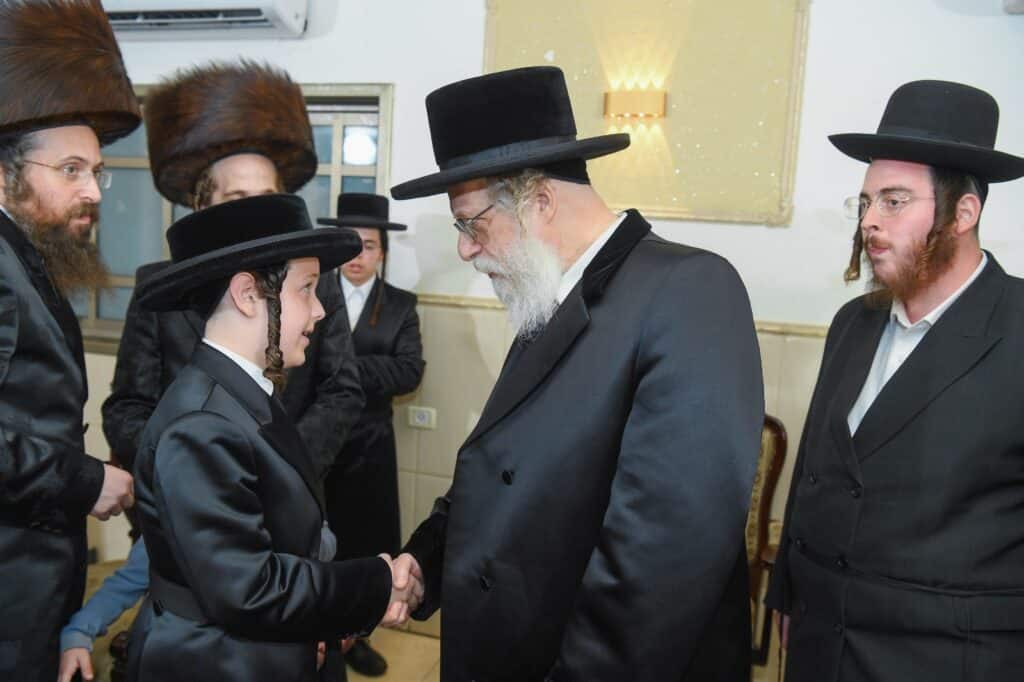 גלריה: שמחת בר המצווה לנכד האדמו"ר מזלאטשוב