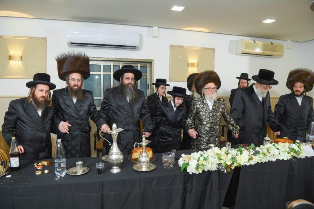 גלריה: שמחת בר המצווה לנכד האדמו"ר מזלאטשוב