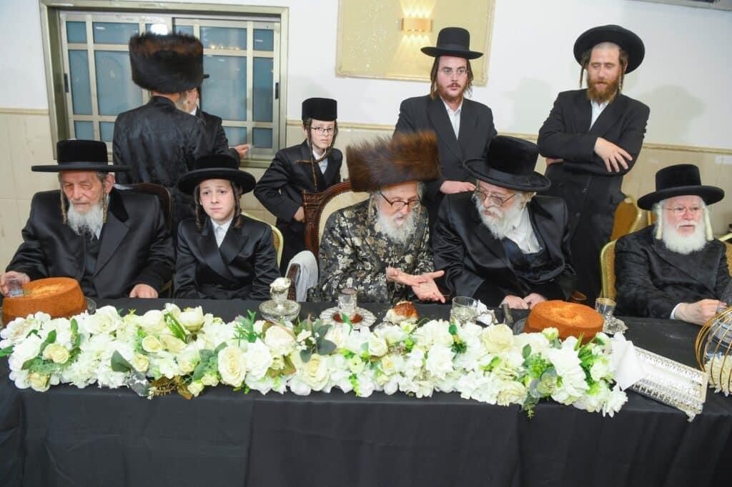 גלריה: שמחת בר המצווה לנכד האדמו"ר מזלאטשוב