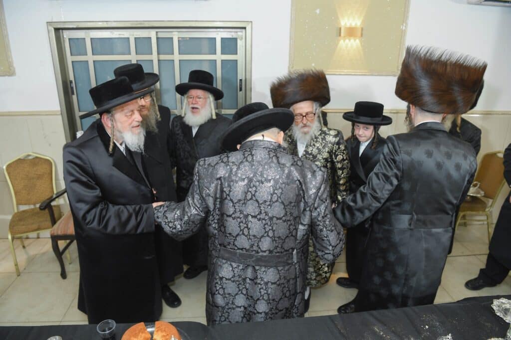 גלריה: שמחת בר המצווה לנכד האדמו"ר מזלאטשוב