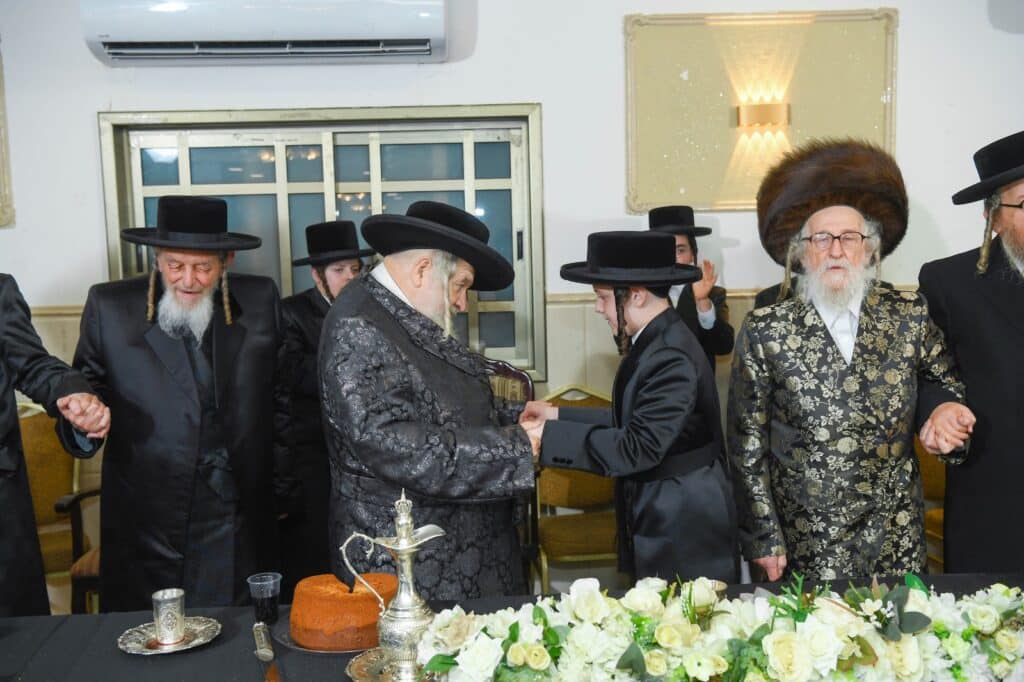 גלריה: שמחת בר המצווה לנכד האדמו"ר מזלאטשוב