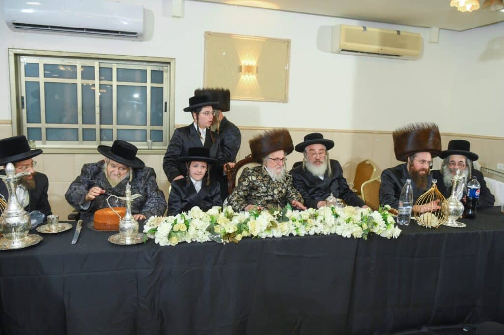 גלריה: שמחת בר המצווה לנכד האדמו"ר מזלאטשוב