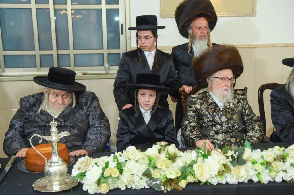 גלריה: שמחת בר המצווה לנכד האדמו"ר מזלאטשוב