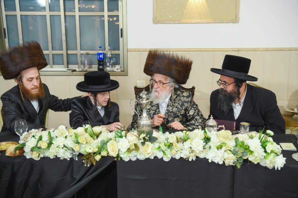 גלריה: שמחת בר המצווה לנכד האדמו"ר מזלאטשוב